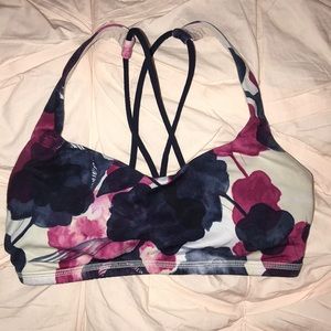 Lululemon free to be sports bra